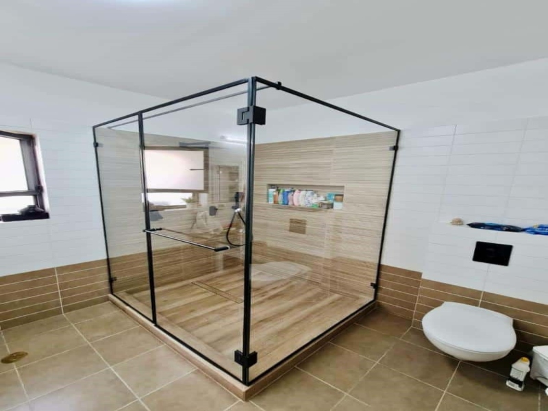 מקלחונים בהתאמה אישית: כיצד לעצב את חדר הרחצה החלומי שלכם