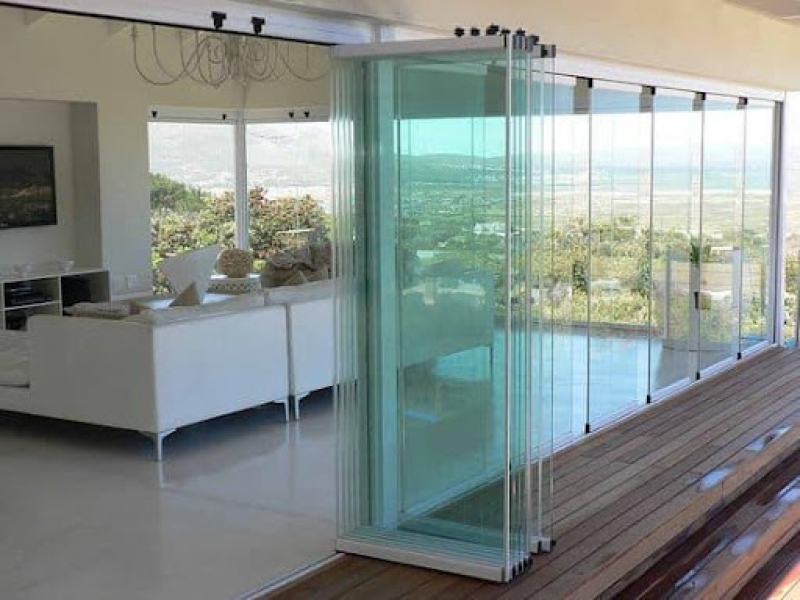 איך וילון זכוכית משפר את איכות החיים בבית שלכם 