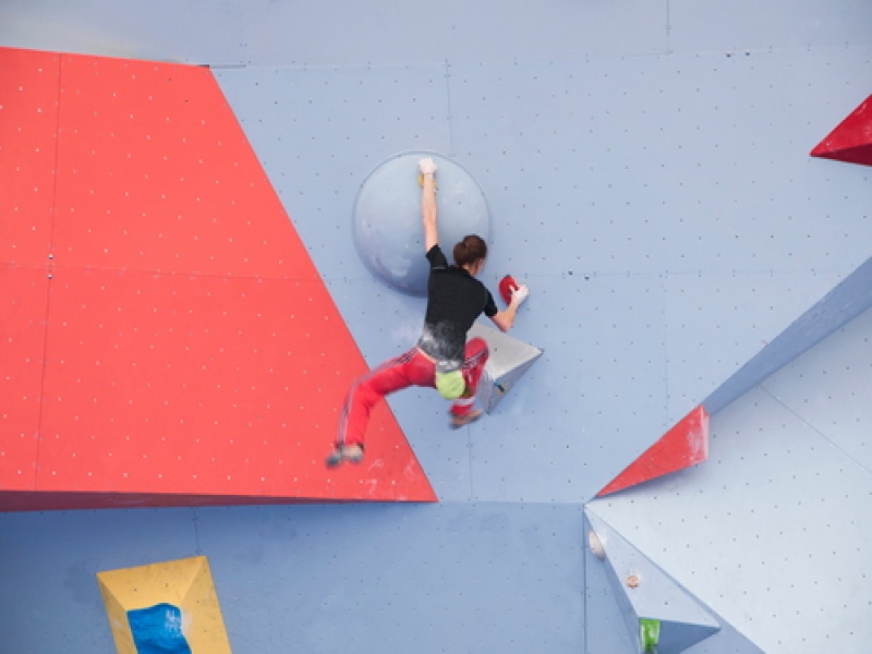 קירות טיפוס – מה אנחנו צריכים בשביל להיות מטפסים איכותיים