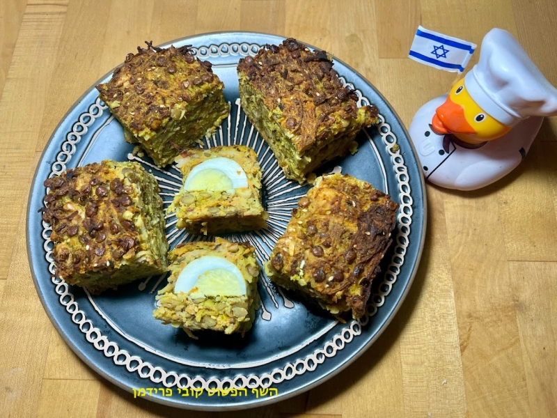 פשטידת תפוא בטטה שעועית עדשים ירוקים וביצים קשות ובצל מקורמל צמחוני ללא גלוטן