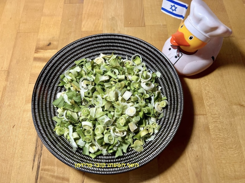 כרישה מיובשת ביתית מגידול עצמי לתבשילים מרקים ומאפים טבעוני ללא גלוטן