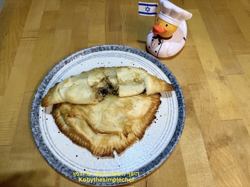 סמבומלווח(סמבוסק ממלווח)במילוי קטניות וטחינה(מנזיד קטניות)טבעוני