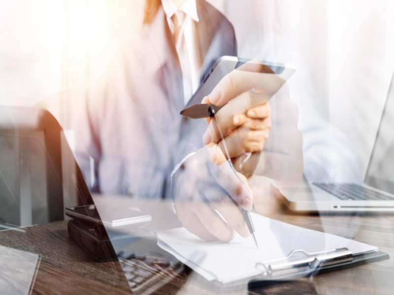 למה יותר ויותר עסקים עוברים לחשבות שכר במיקור חוץ?