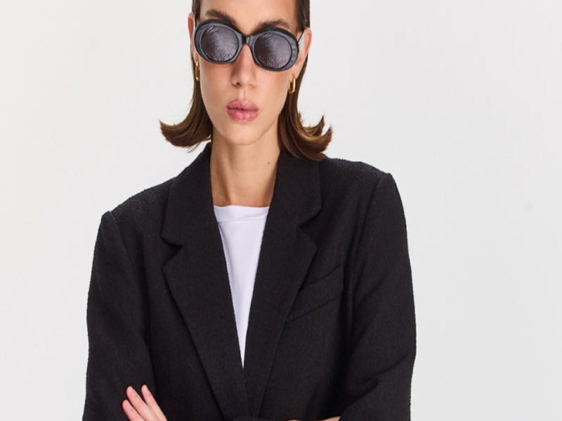 כיצד קניית בגדי נשים אונליין משנה את חוויית הקנייה?