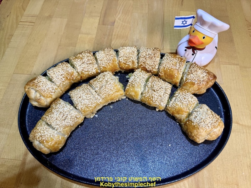 קניז (מאפה בצק עלים של הפולנים)במילוי פירה תפו"א ובצל מקורמל בניחוח תיבוליות השף הפשוט