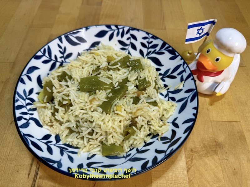 אורז בסמטי עם שעועית הילדה ברוטב בצל מקורמל טבעוני ללא גלוטן