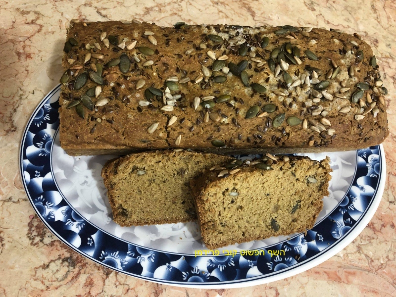 לחם חומוס טבעוני ללא גלוטן עם גרעינים