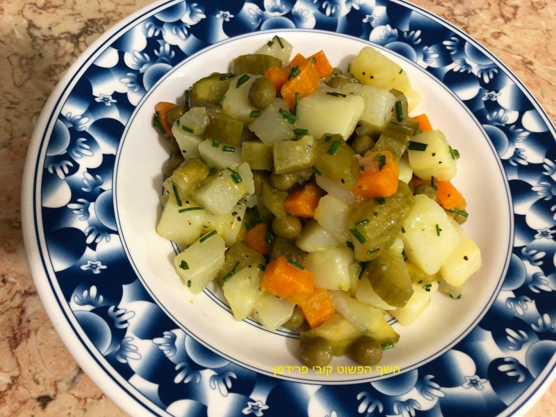 סלט תפו"א טבעוני משודרג עם קולרבי ועירית