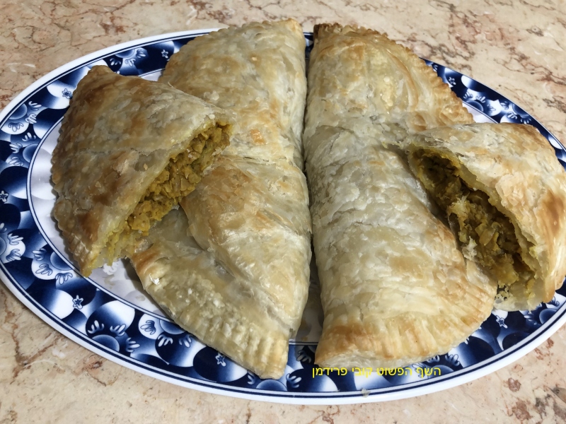 סמבומלווח במילוי חומוס וזיתים בתנור