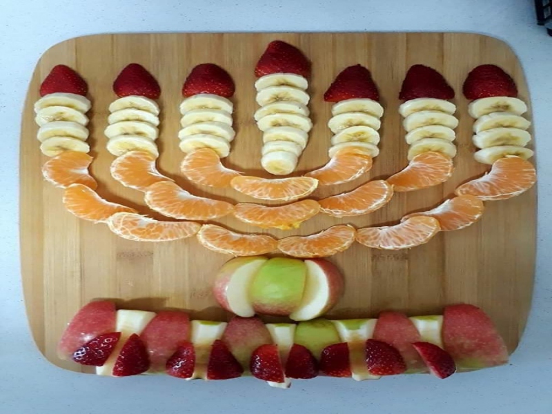 יצירת חנוכיות חלקן אכילות