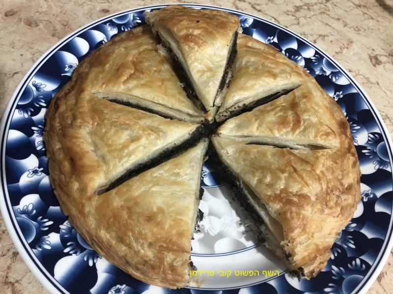 מלווחעוגה עם מילוי פרג עשיר