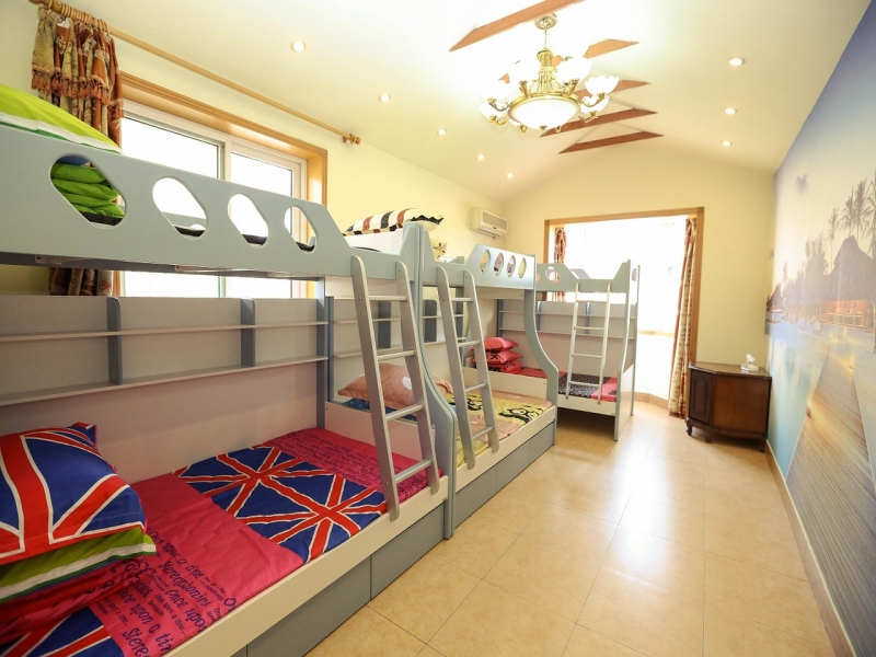 בחירה במיטות קומותיים לילדים מעץ מלא