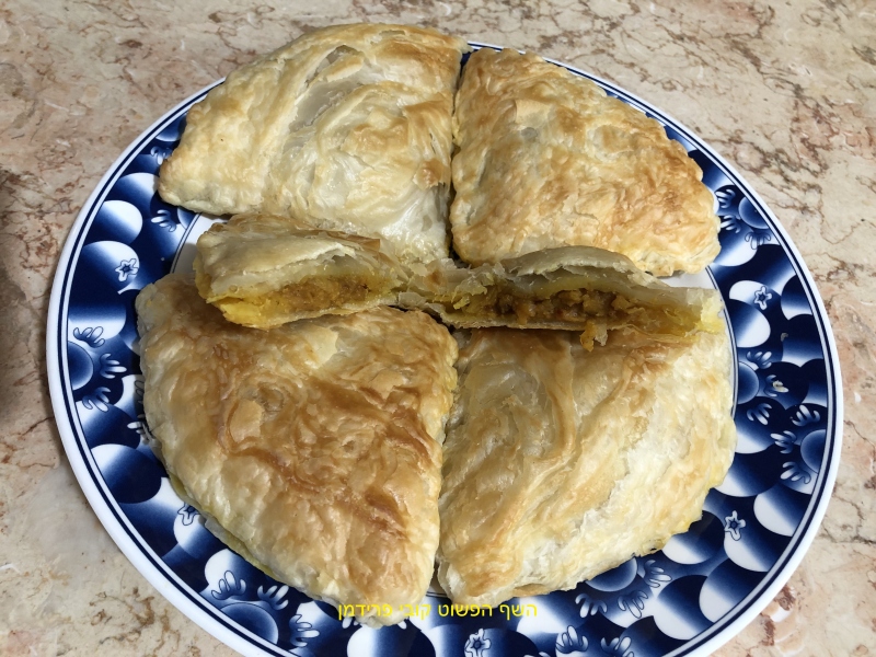 סמבוסקים ממלאים חומוס ממלווחים בתנור טבעוני