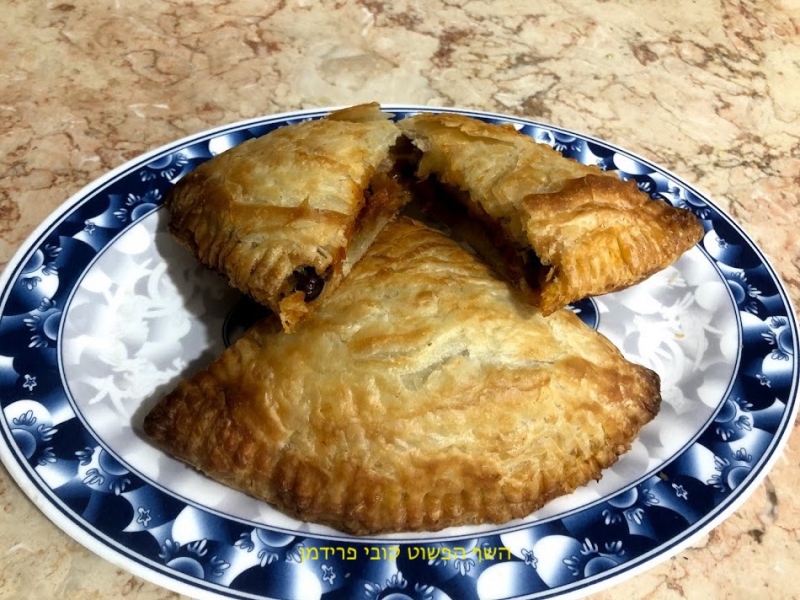 סמבומלווח ממולא שעועית אדומה מקסיקנית טבעוני