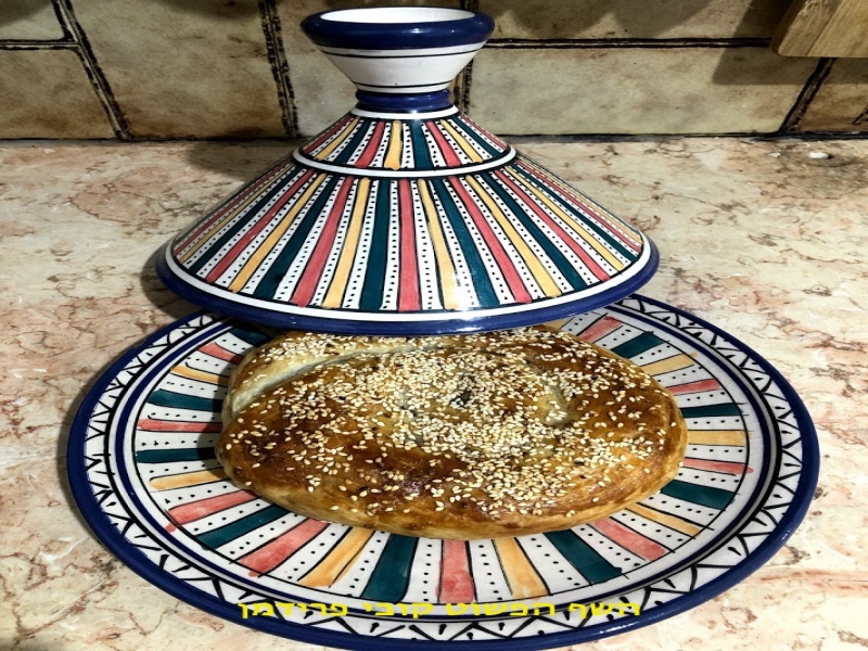 מאפה שבלול מבצק עלים במילוי חומוס(סמבוסק)טבעוני