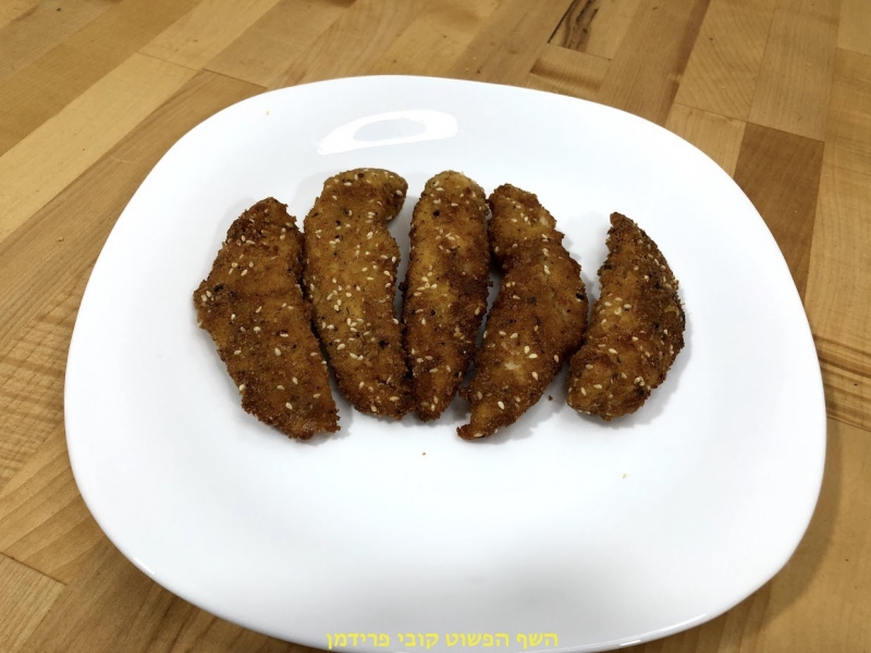שניצל מפילה עוף עם פירורי לחם משודרגים מגריסיני