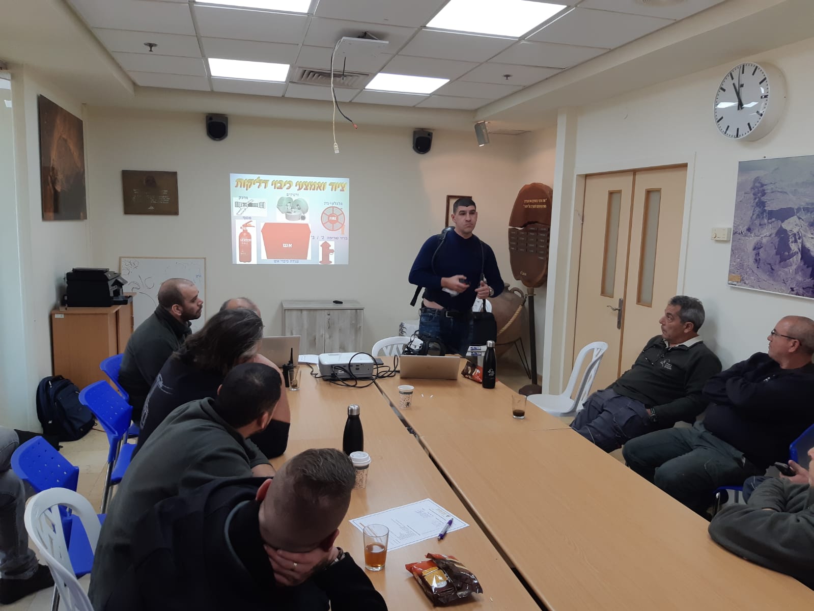 יועץ בטיחות בעבודה צילום:צמח בטיחות