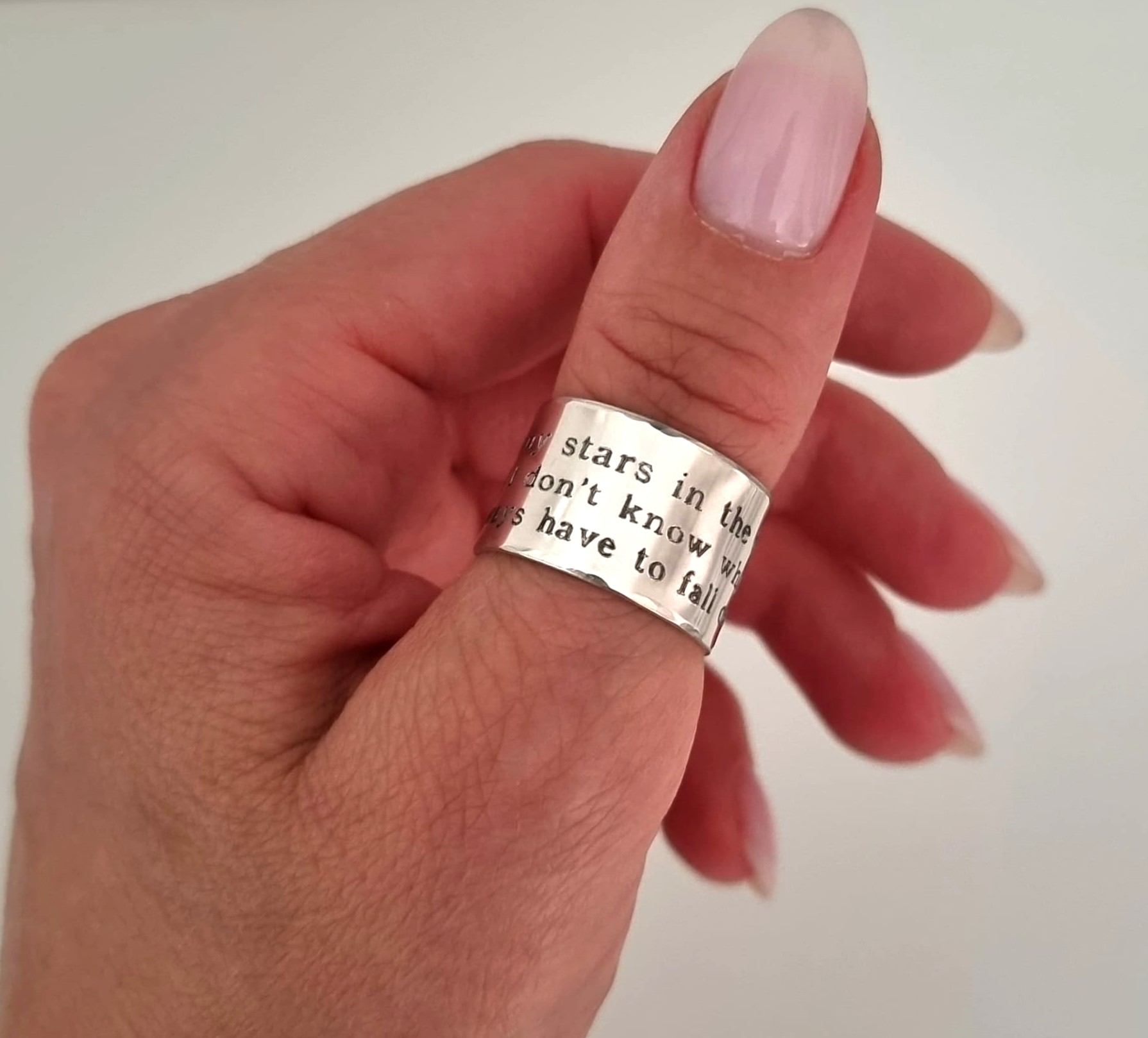 חריטה על טבעות