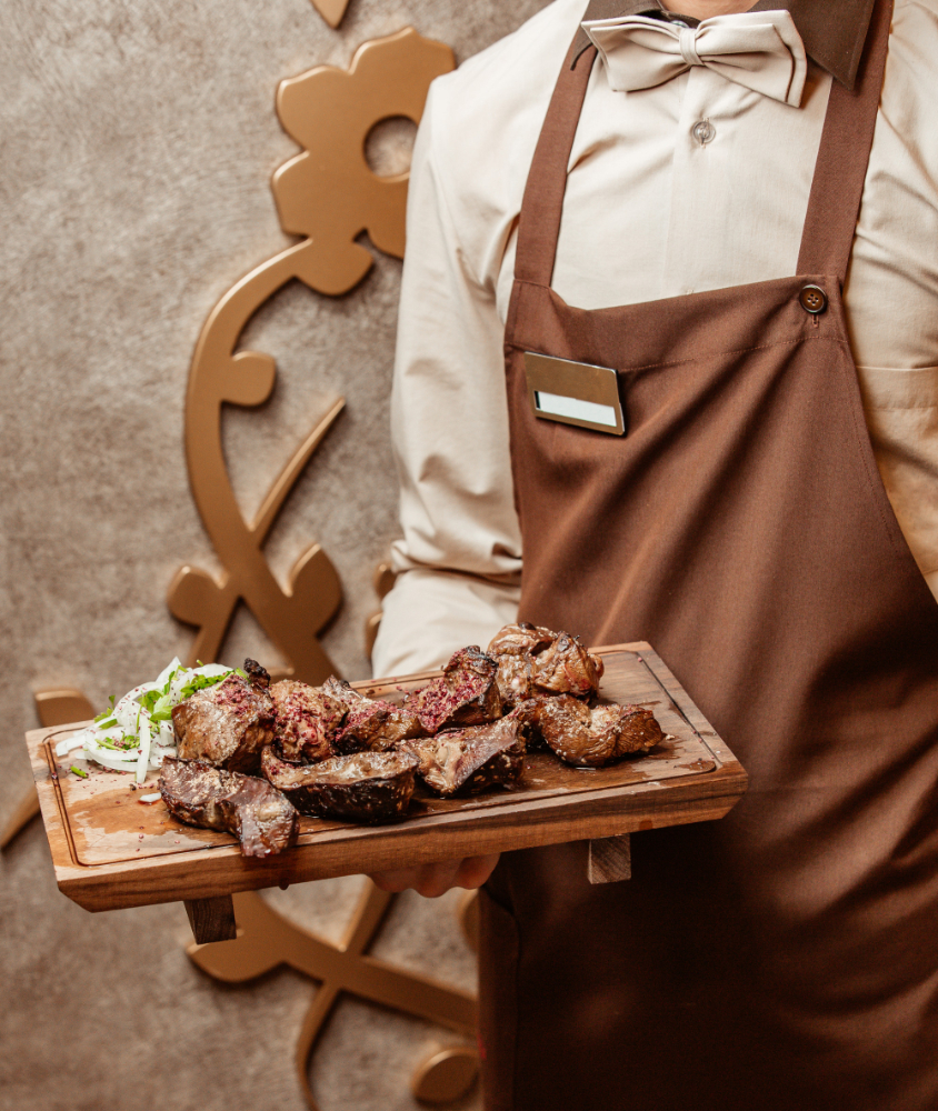 בחירת קייטרינג בשרי לאירועים קטנים