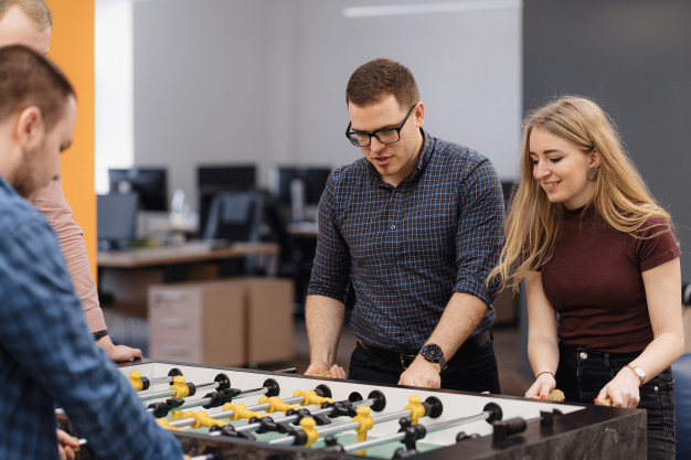 משחקי חברה משחקי חברה