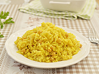 אורז צהוב עם גרגירי חומוס ובצל