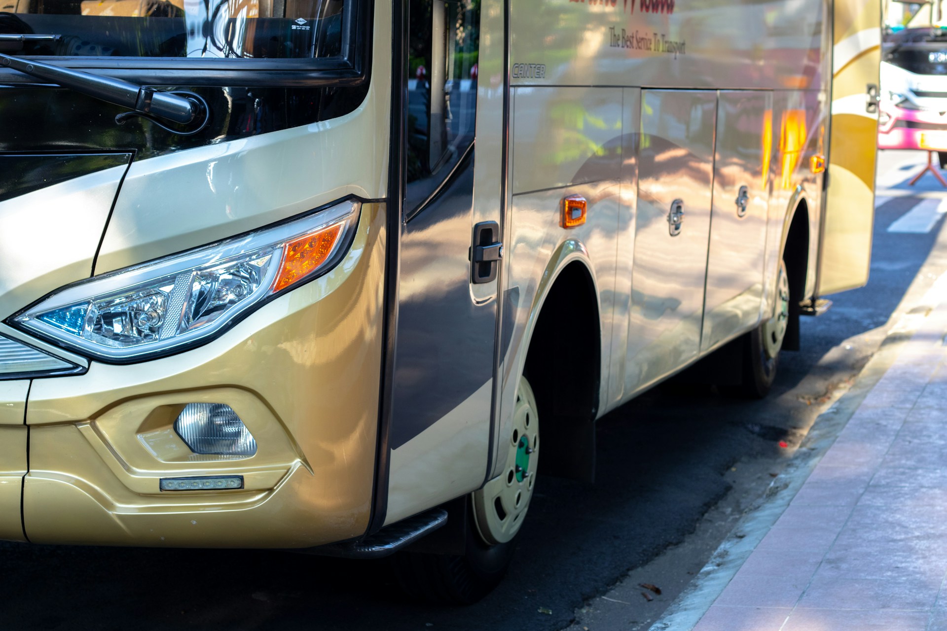 תכנון יום כיף לעובדים הוא לא רק הזדמנות לגיבוש ולשבירת השגרה, אלא גם דרך מצוינת להראות לעובדים שהם מוערכים