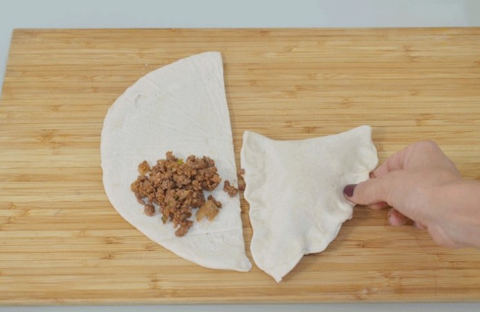 בורקס בשר מבצק מלוואח בורקס בשר מבצק מלוואח