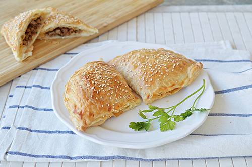 בורקס בשר מבצק מלוואח