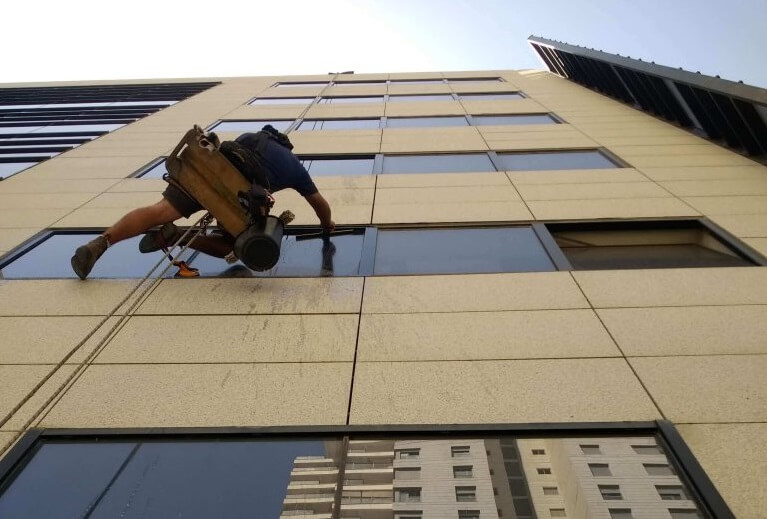 עבודות סנפלינג בגובה