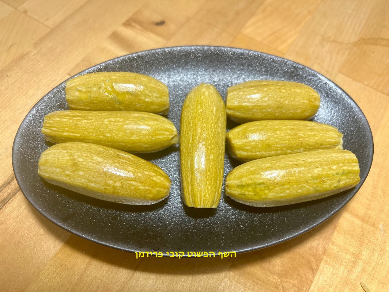 מיני מיני קשואים כבושים בטעם של פעם פיקנטי