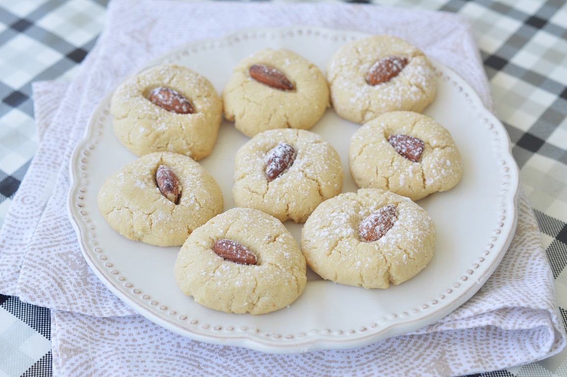 עוגיות טחינה נימוחות וממכרות