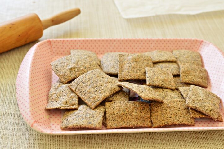 מתכון קרקרים עם פרג 